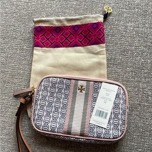 Tory Burch Gemini link Canvas wristlet